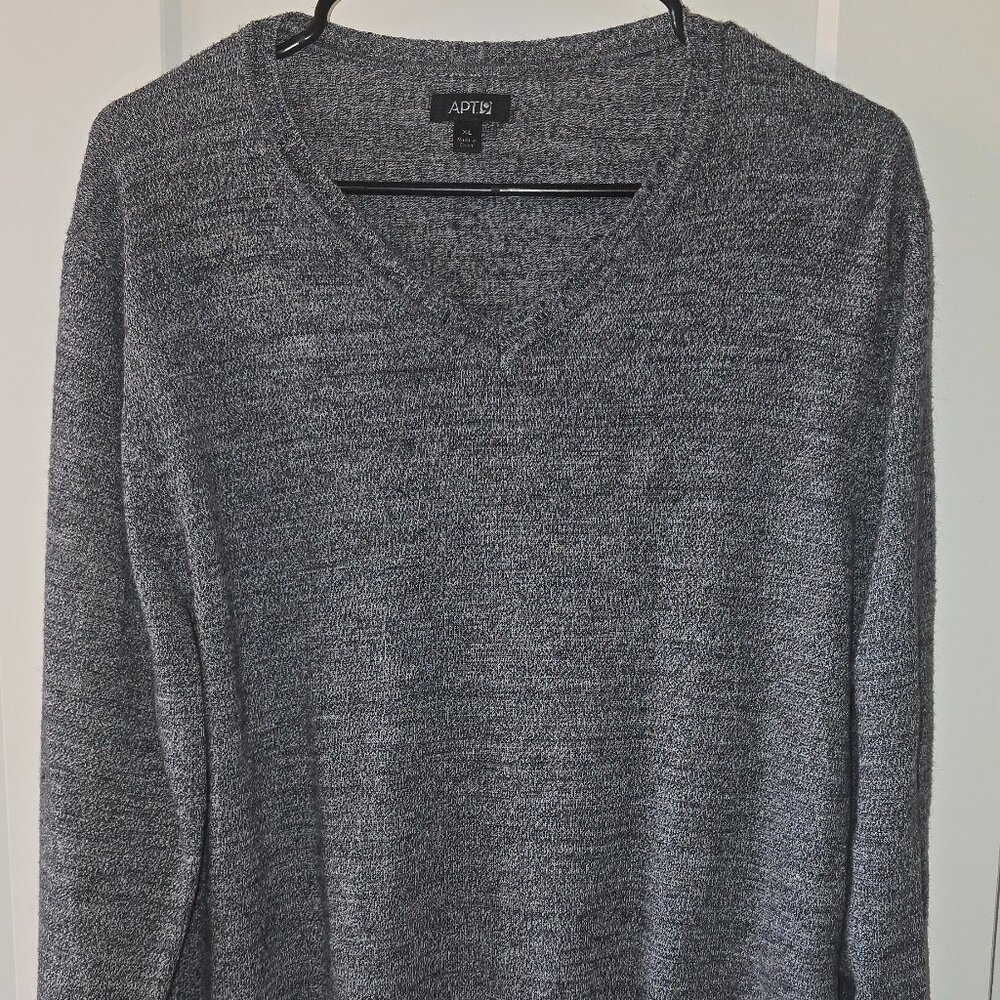 Classic Men's V Neck Sweater Heathered Gray Size XL